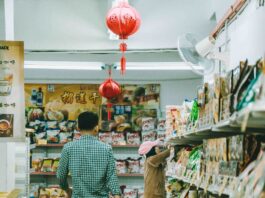 people in a grocery store